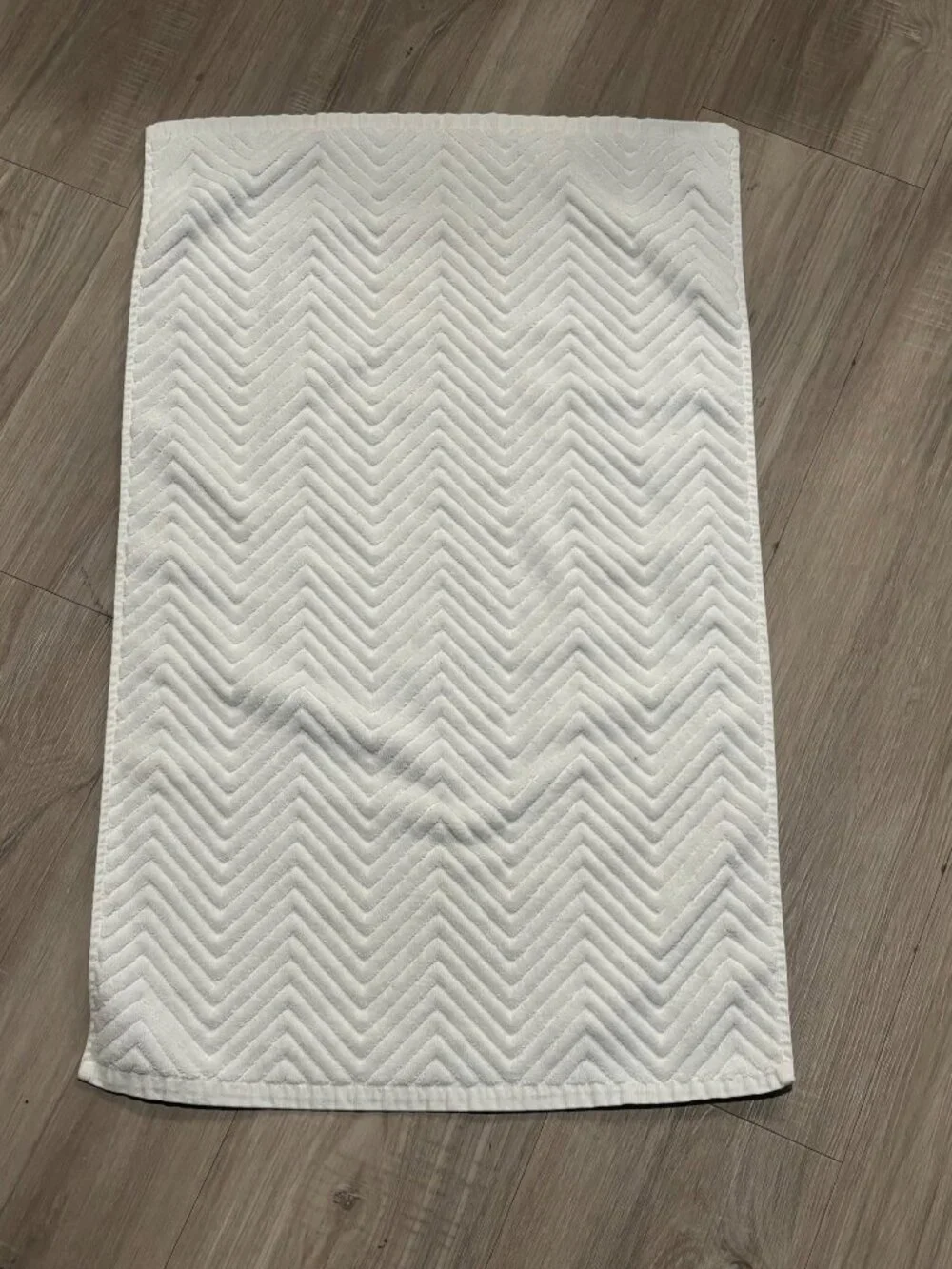 Pottery Barn White Chevron Bath Towel Set Bath Hand Washcloth Soft Textured